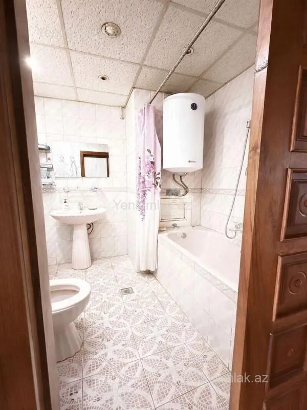 Satılır 3 otaqlı köhnə tikili 95 m²
