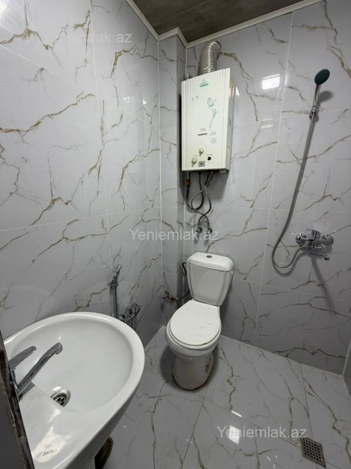 Satılır 2 otaqlı köhnə tikili 40 m²