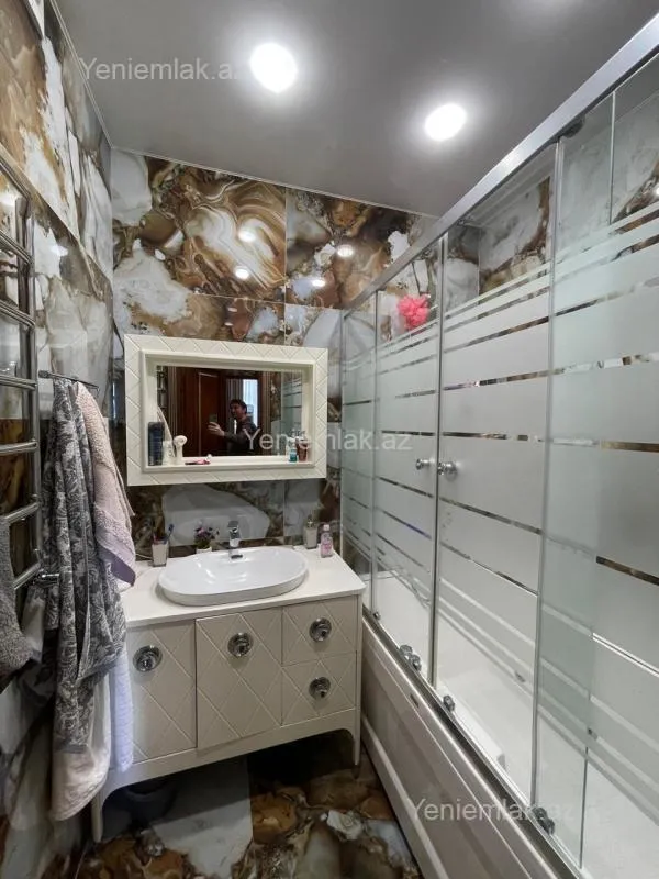 Satılır 6 otaqlı yeni tikili 230 m²