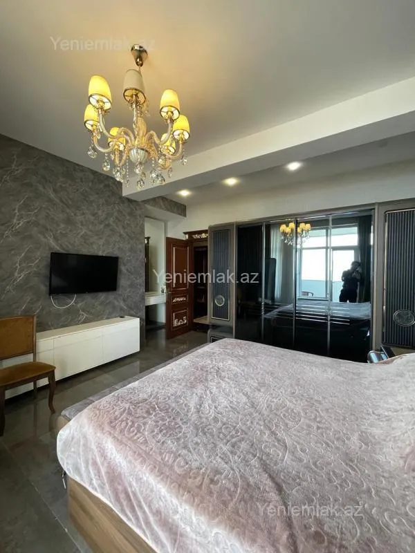 Satılır 6 otaqlı yeni tikili 230 m²