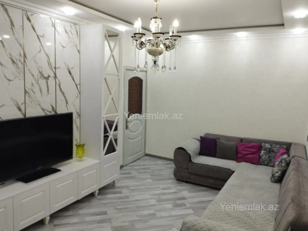 Satılır 4 otaqlı köhnə tikili 110 m²