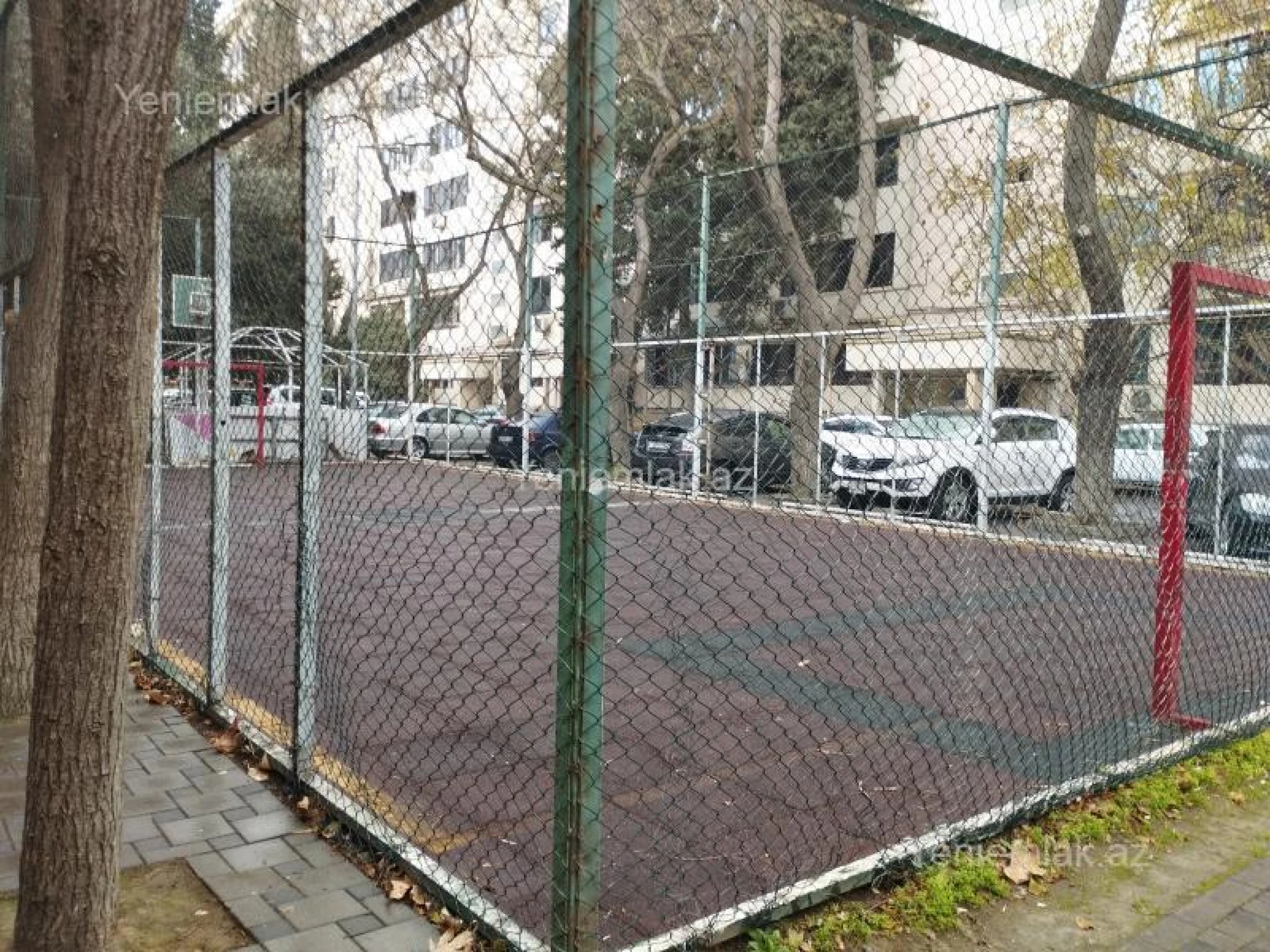 Satılır 4 otaqlı köhnə tikili 110 m²