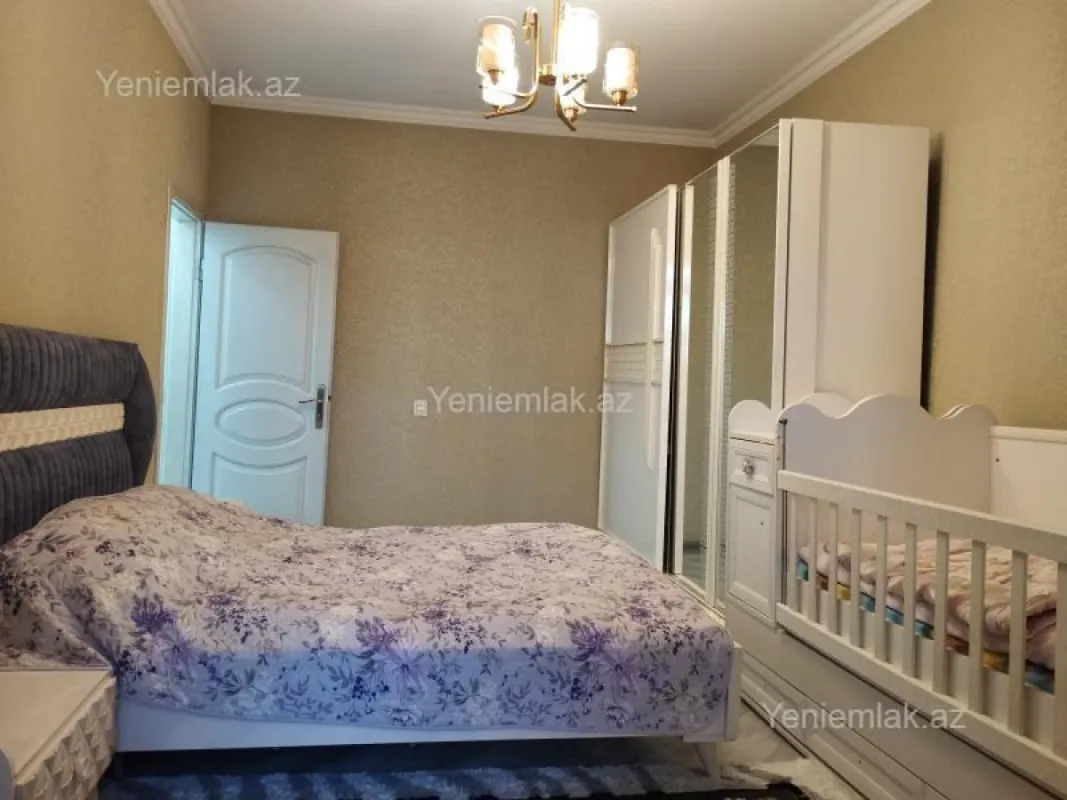 Satılır 4 otaqlı köhnə tikili 110 m²