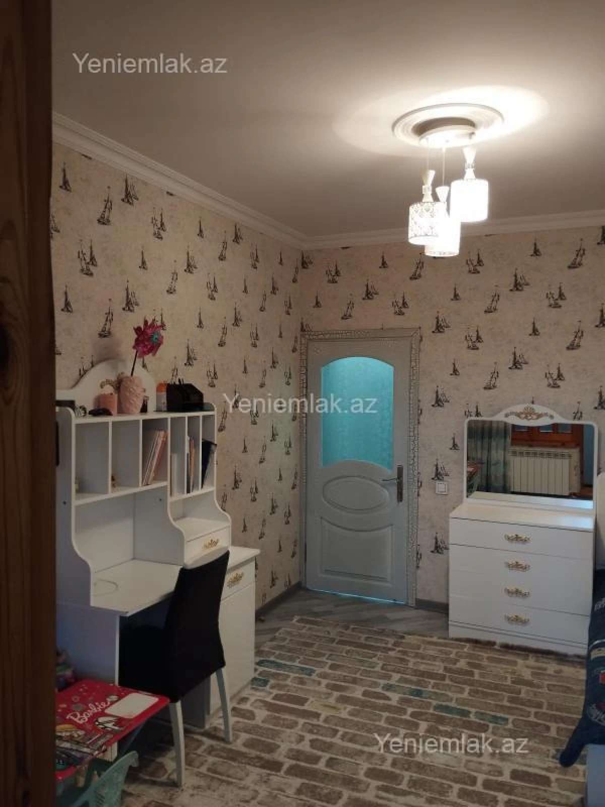 Satılır 4 otaqlı köhnə tikili 110 m²