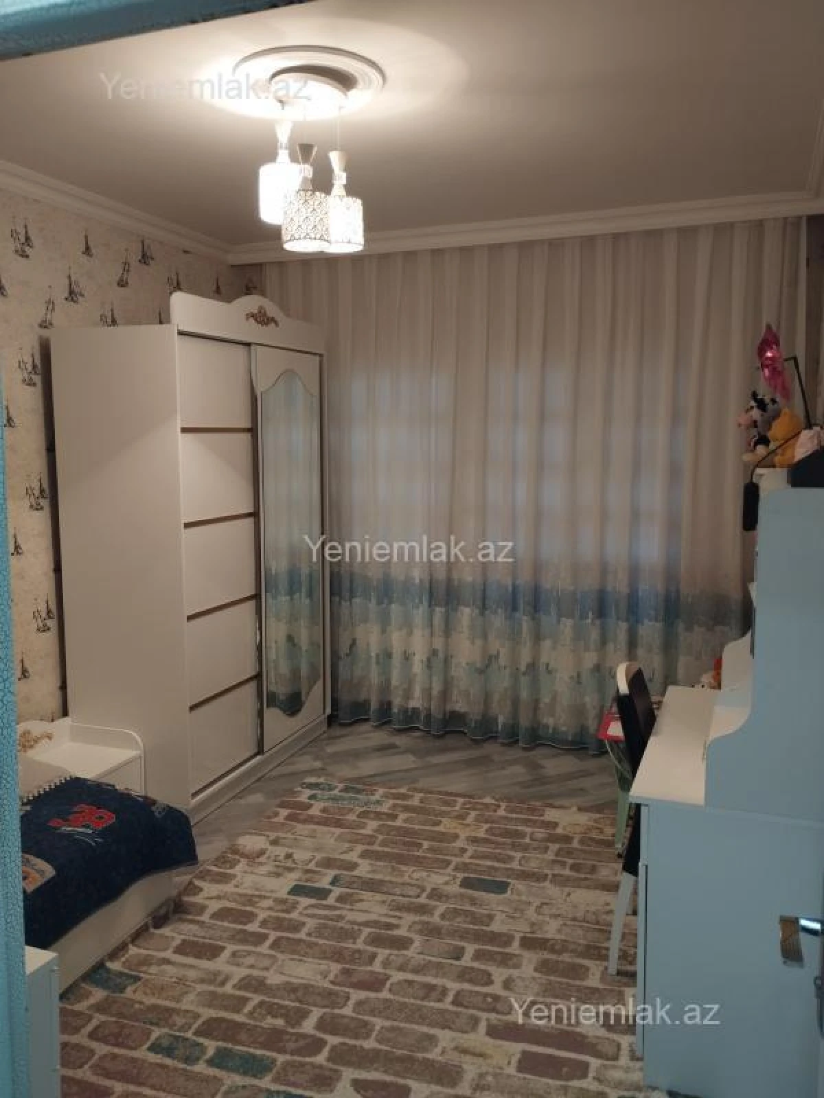 Satılır 4 otaqlı köhnə tikili 110 m²