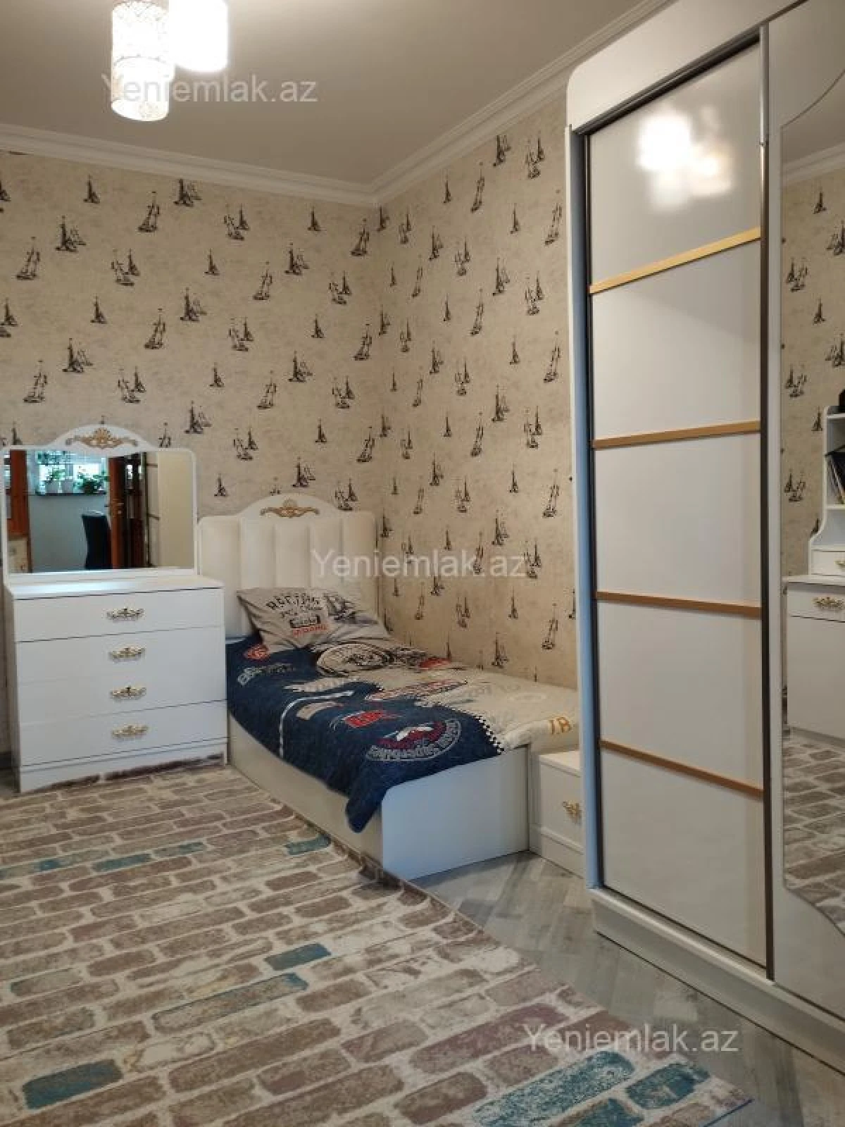 Satılır 4 otaqlı köhnə tikili 110 m²