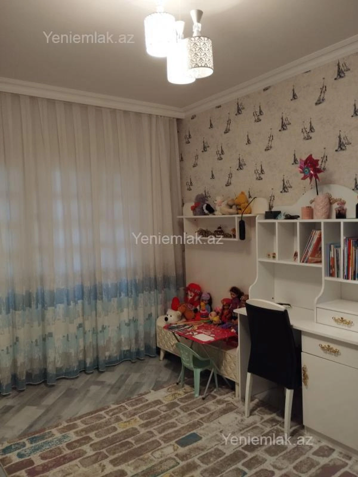 Satılır 4 otaqlı köhnə tikili 110 m²