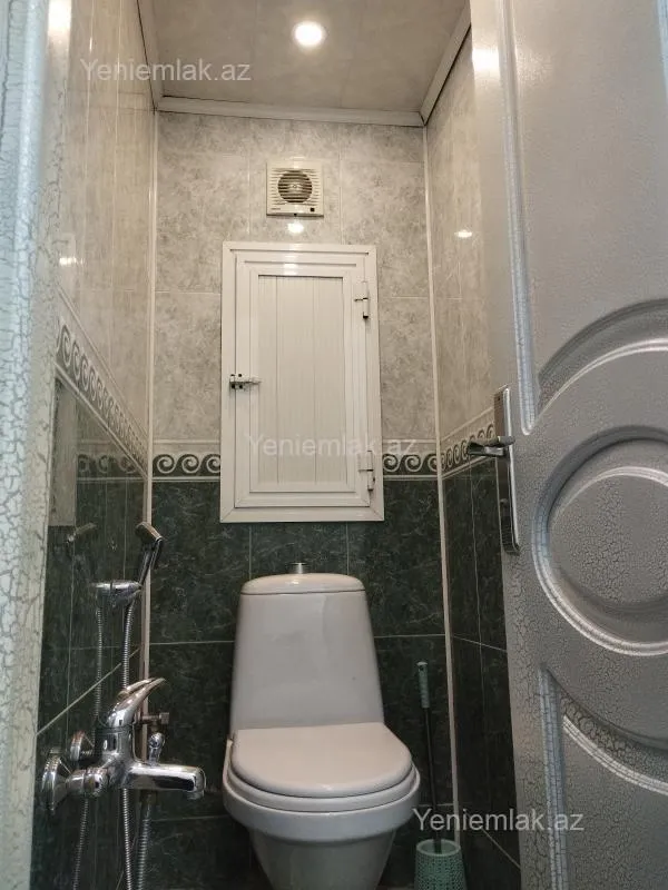 Satılır 4 otaqlı köhnə tikili 110 m²