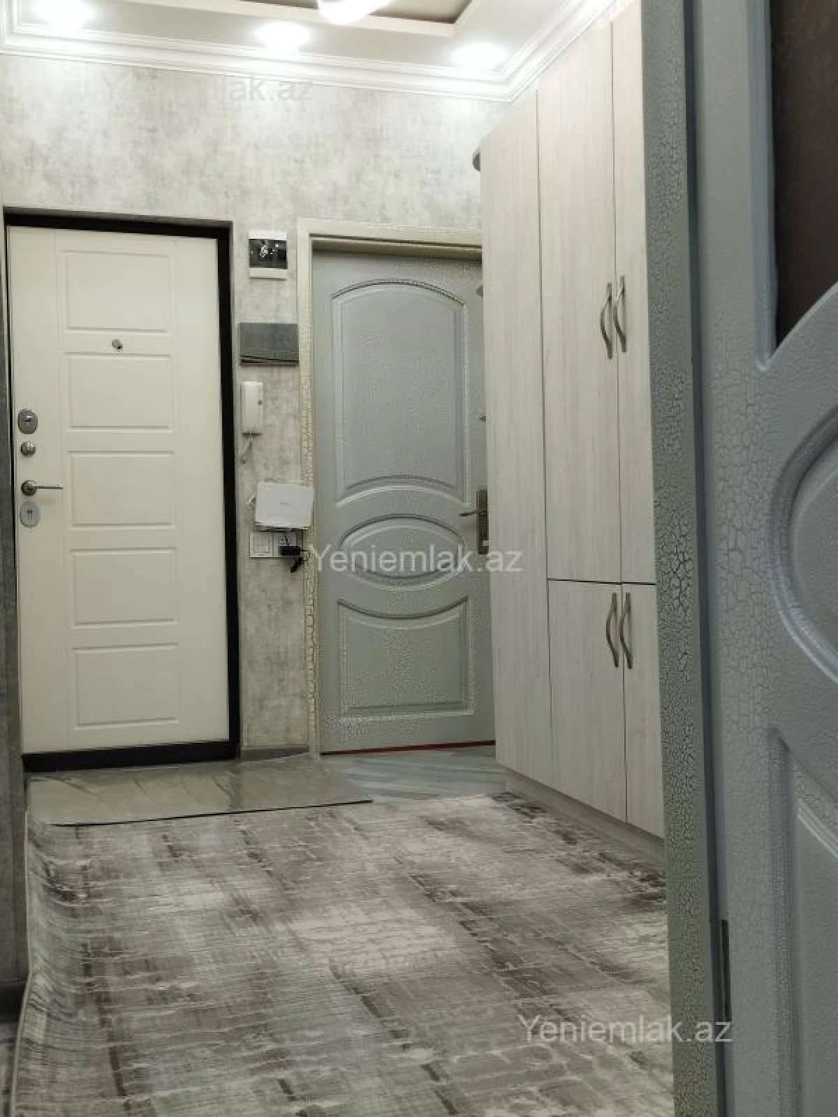 Satılır 4 otaqlı köhnə tikili 110 m²