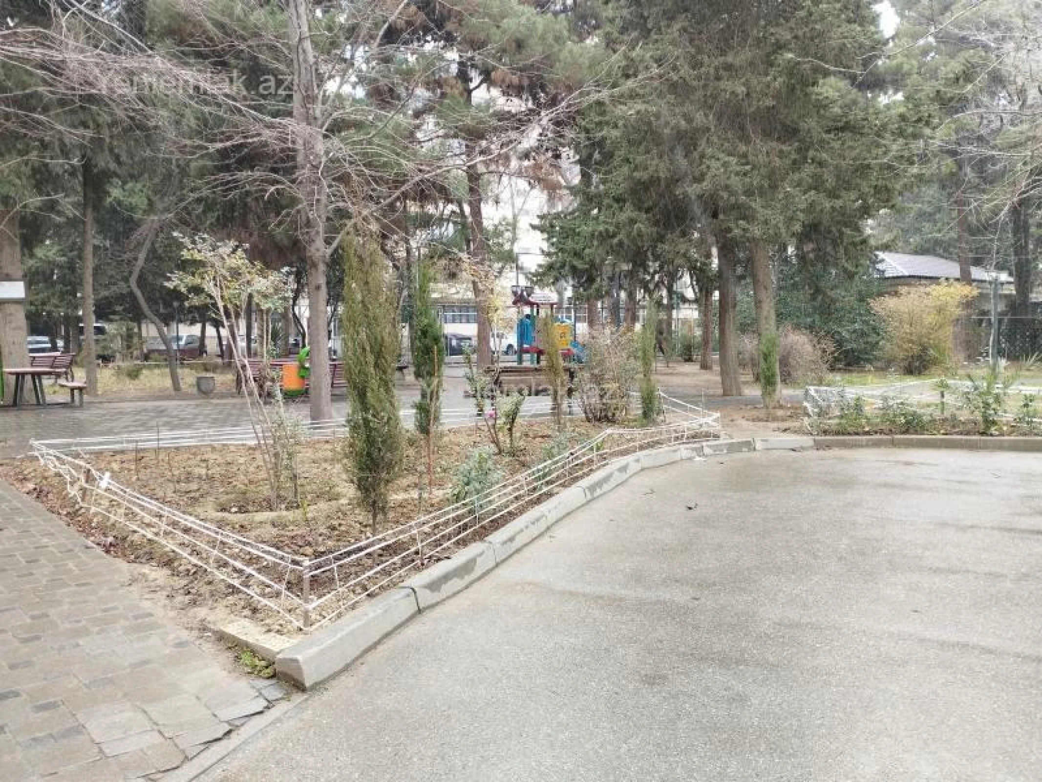 Satılır 4 otaqlı köhnə tikili 110 m²