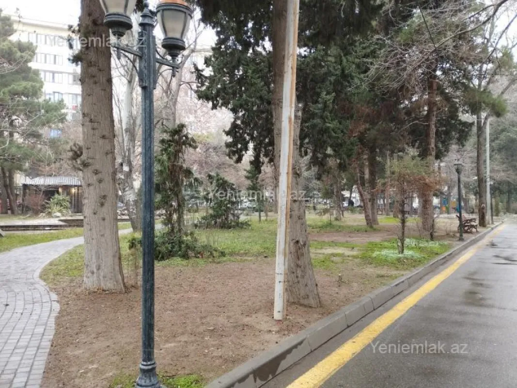 Satılır 4 otaqlı köhnə tikili 110 m²