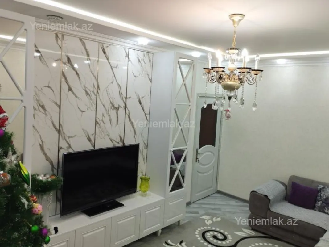 Satılır 4 otaqlı köhnə tikili 110 m²