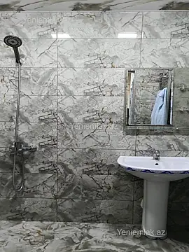 Satılır 2 otaqlı köhnə tikili 56 m²