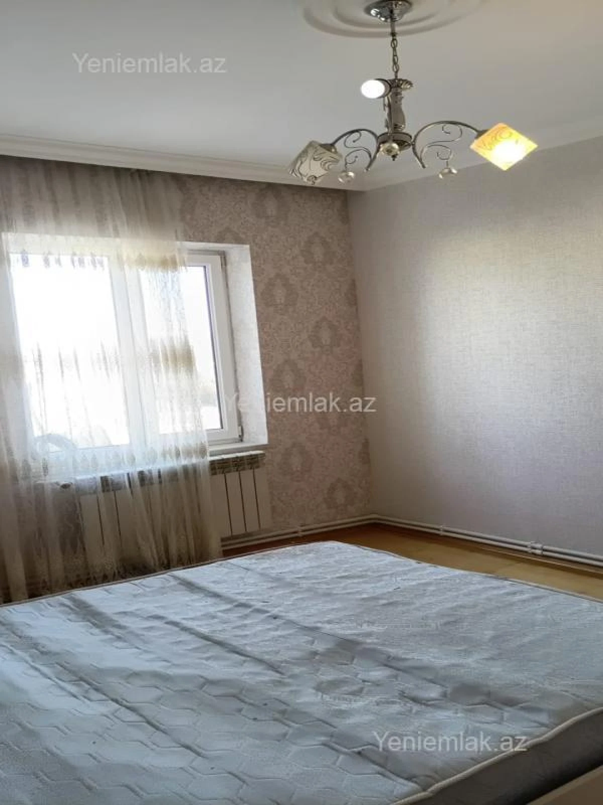 Satılır 2 otaqlı köhnə tikili 56 m²