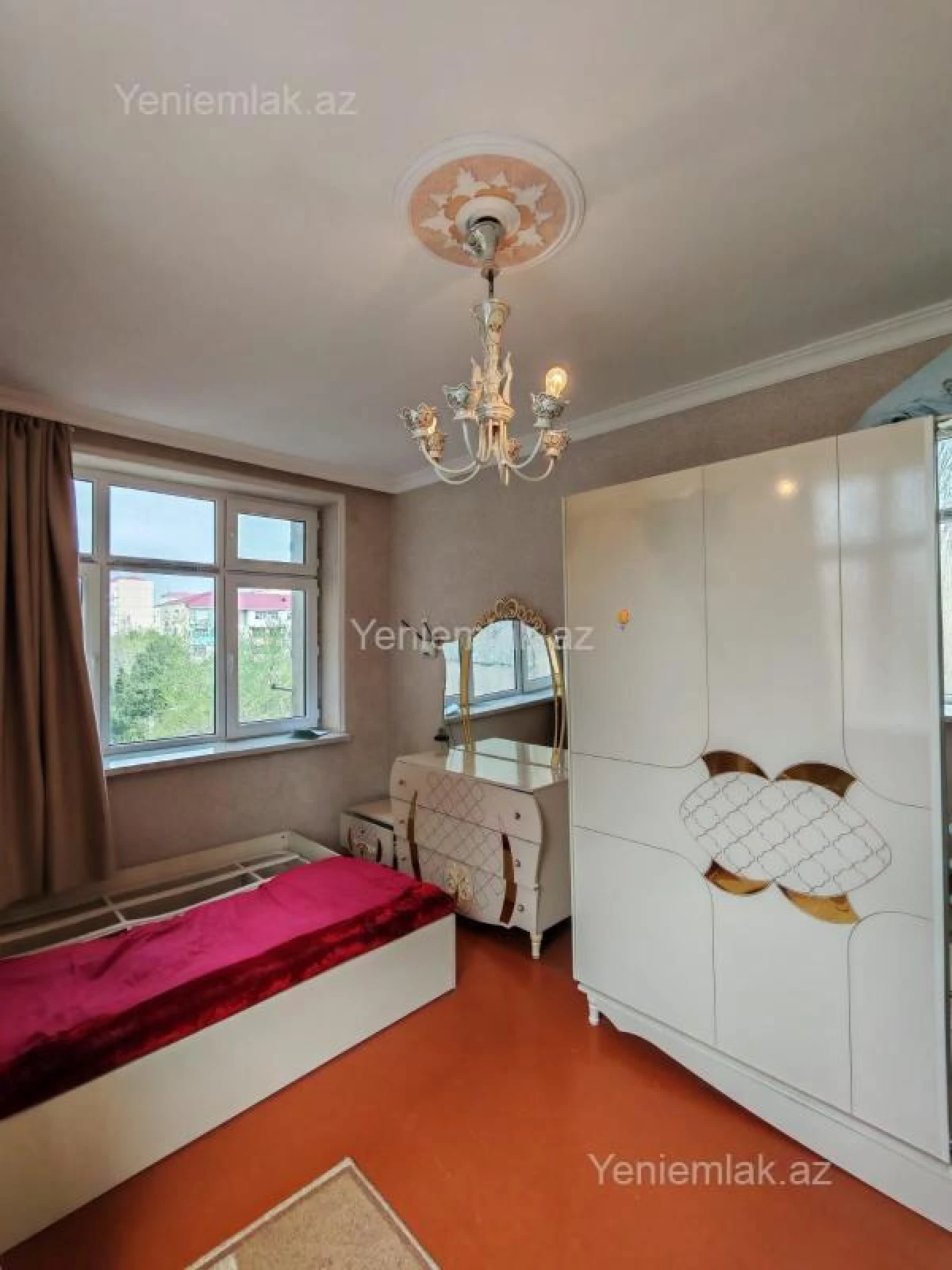 Satılır 1 otaqlı köhnə tikili 40 m²