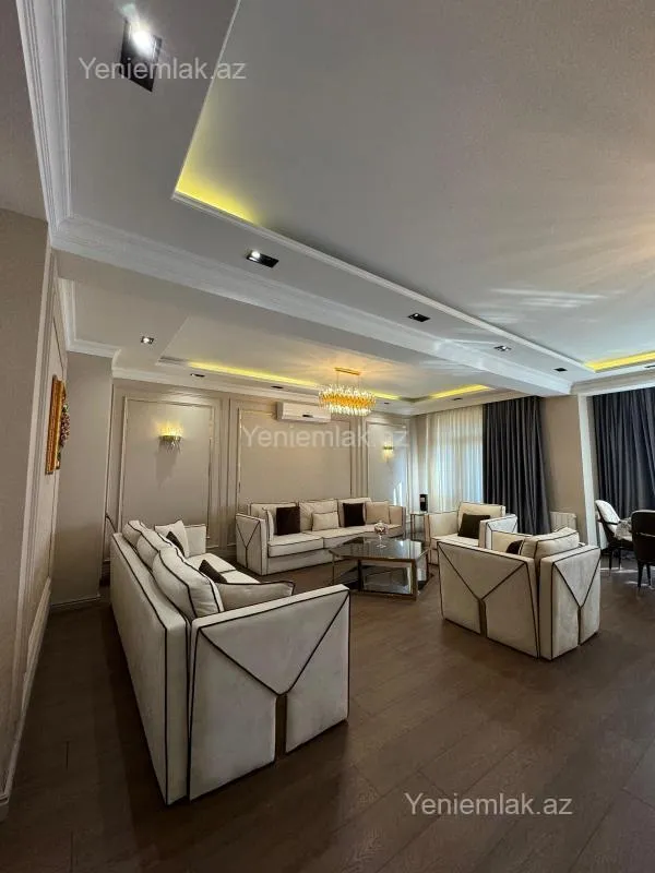 Satılır 4 otaqlı yeni tikili 235 m²