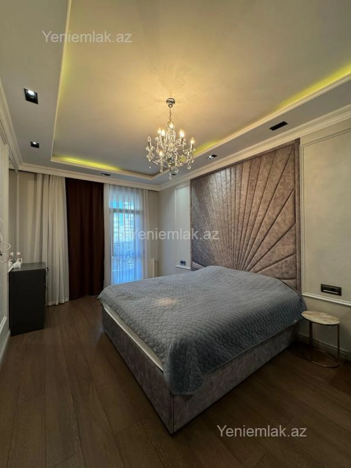 Satılır 4 otaqlı yeni tikili 235 m²