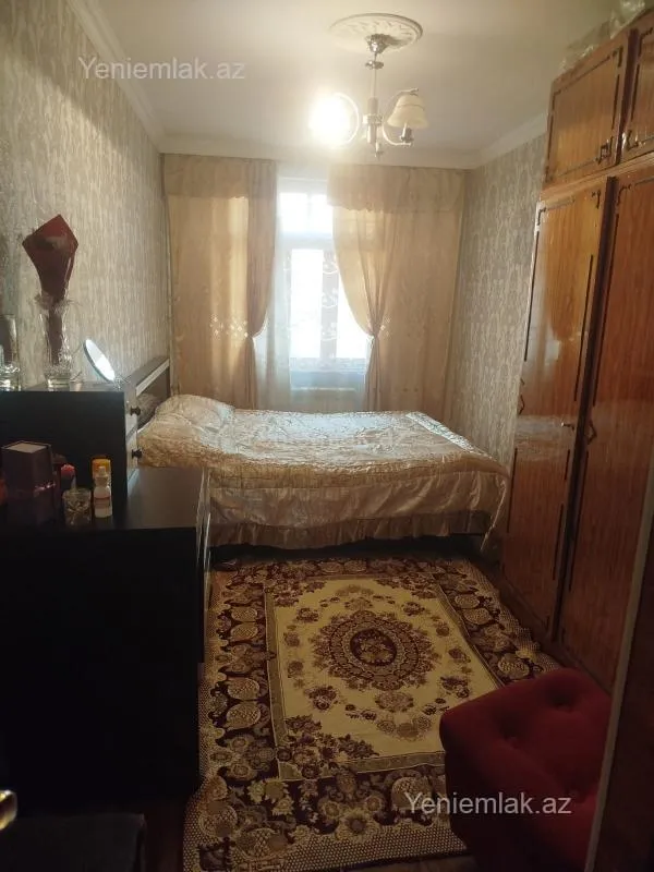 Satılır 3 otaqlı köhnə tikili 64 m²