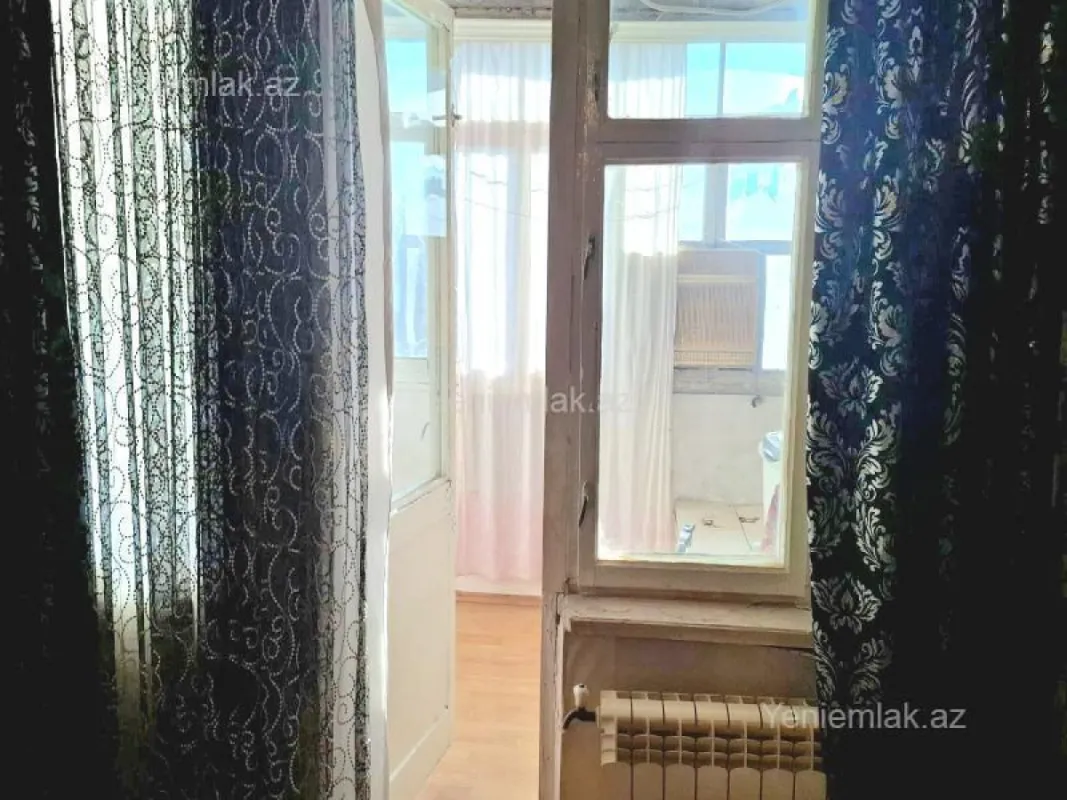 Satılır 3 otaqlı köhnə tikili 70 m²