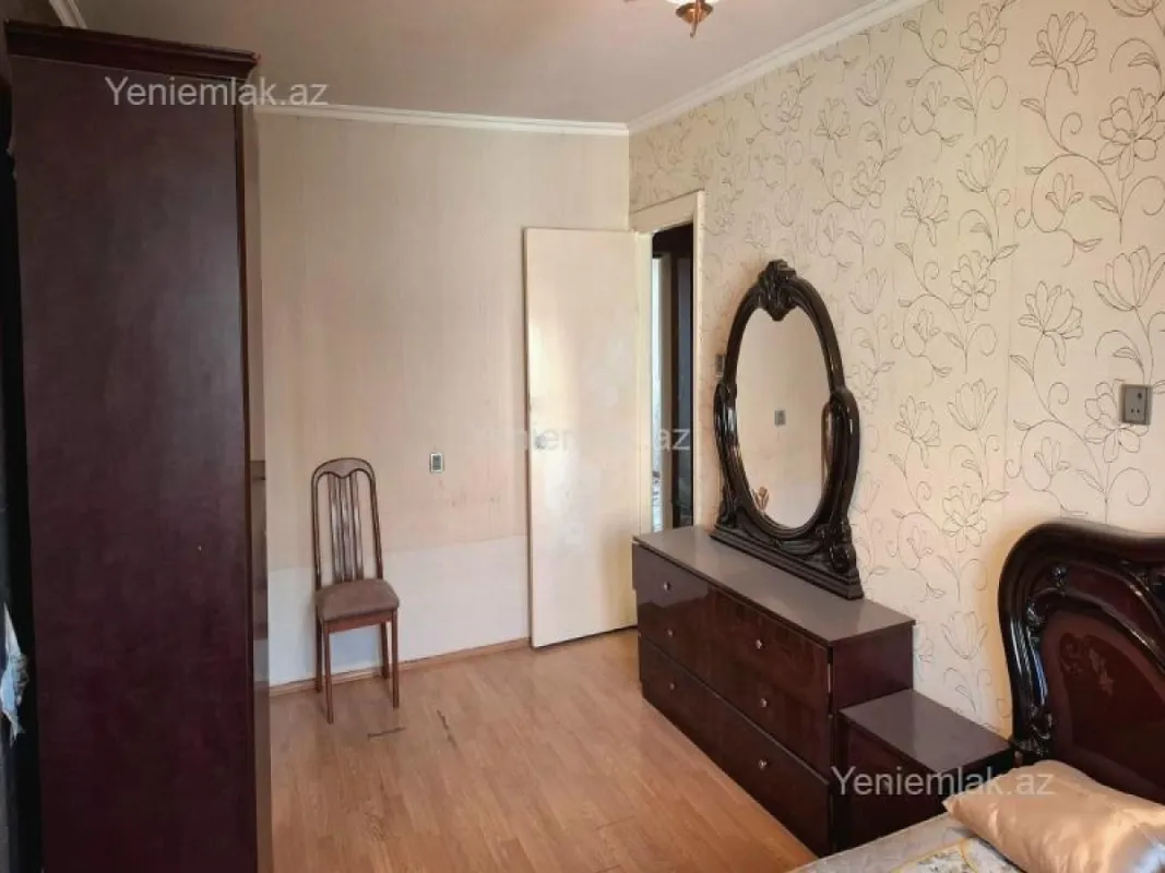 Satılır 3 otaqlı köhnə tikili 70 m²