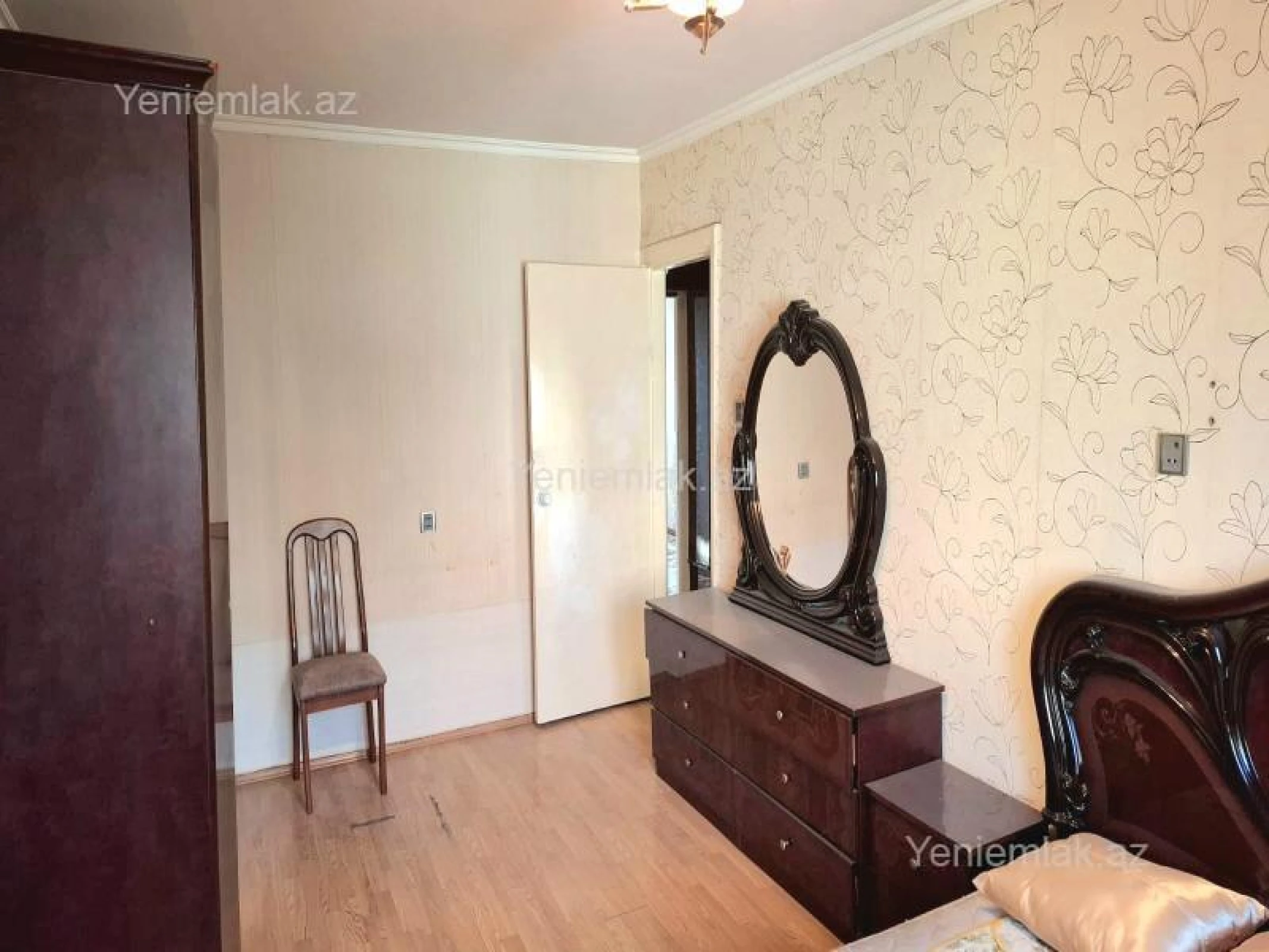Satılır 3 otaqlı köhnə tikili 70 m²