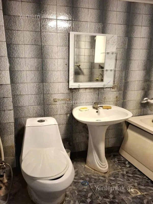 Satılır 3 otaqlı köhnə tikili 70 m²