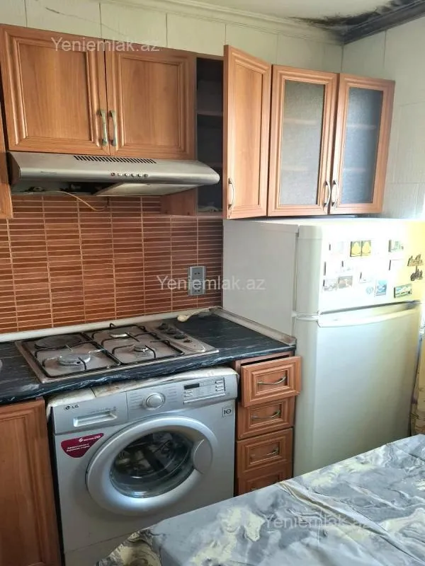 Satılır 3 otaqlı köhnə tikili 70 m²