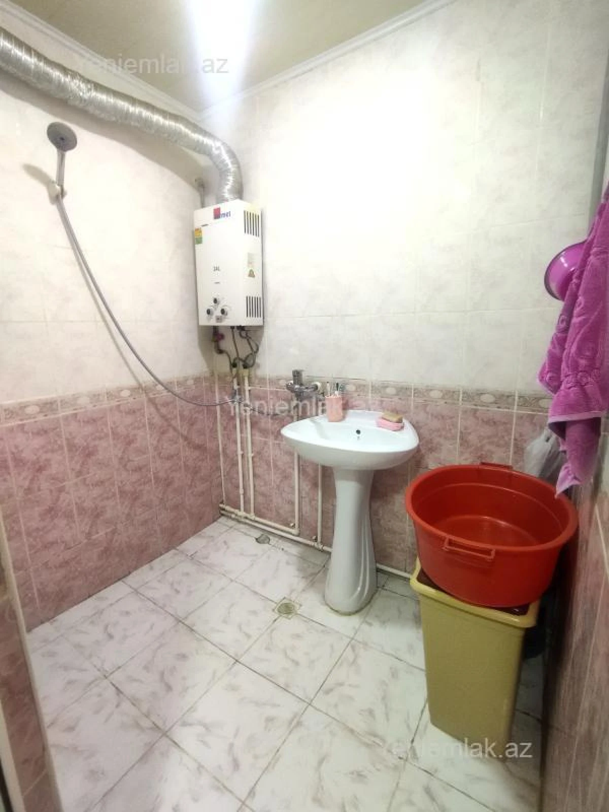 Satılır 2 otaqlı köhnə tikili 55 m²