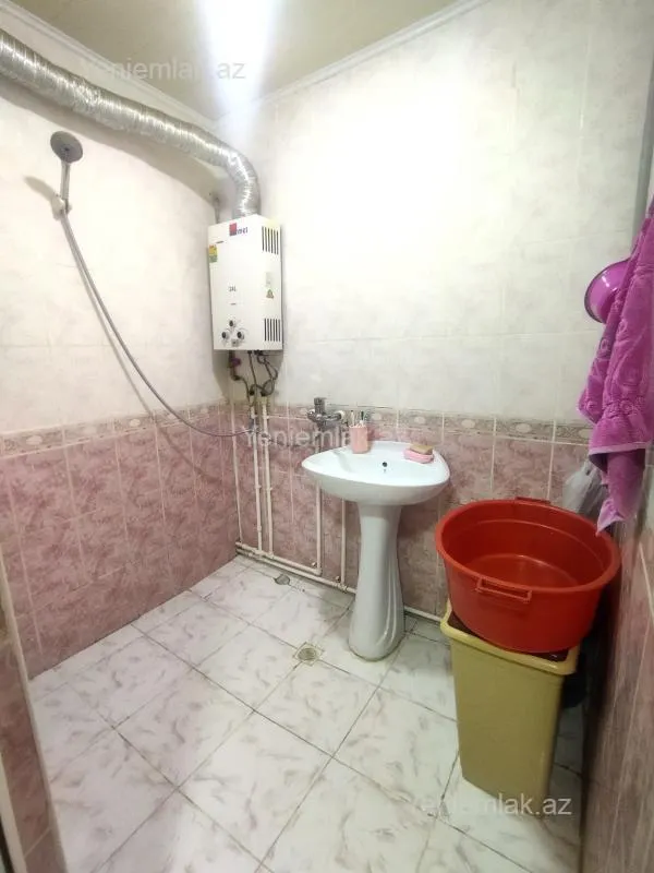 Satılır 2 otaqlı köhnə tikili 55 m²