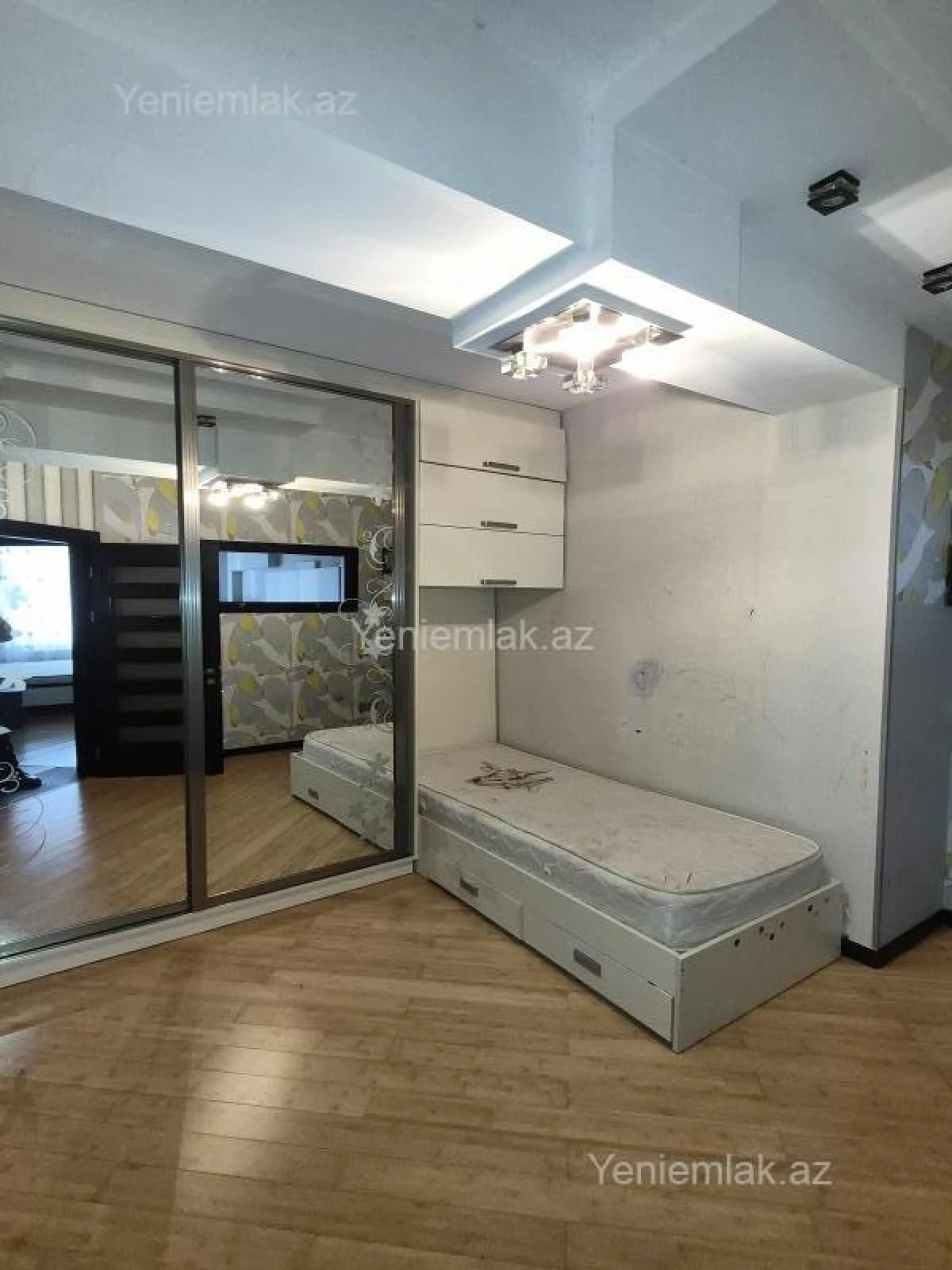 Satılır 3 otaqlı yeni tikili 93 m²