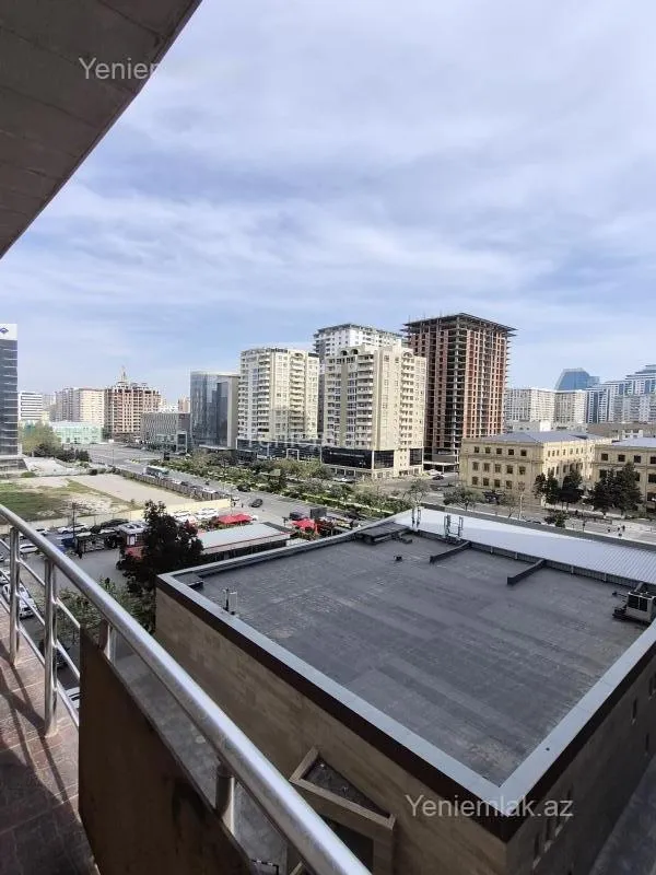 Satılır 3 otaqlı yeni tikili 93 m²