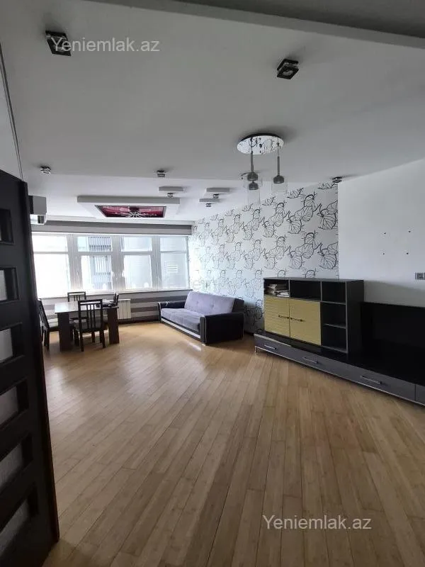 Satılır 3 otaqlı yeni tikili 93 m²