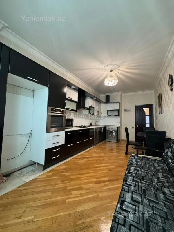 Satılır 3 otaqlı yeni tikili 135 m²