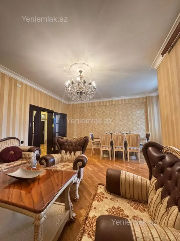 Satılır 3 otaqlı yeni tikili 135 m²