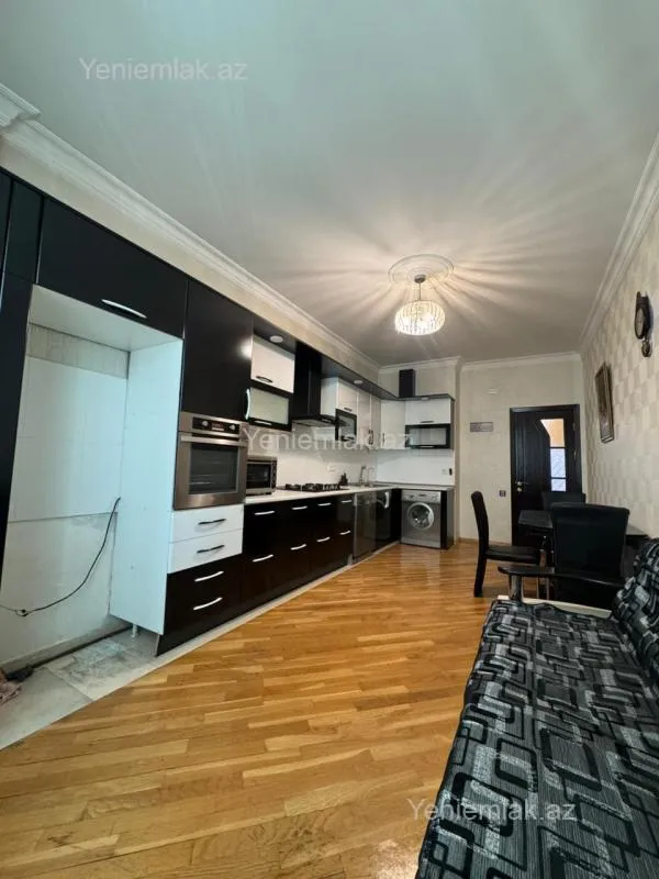 Satılır 3 otaqlı yeni tikili 135 m²
