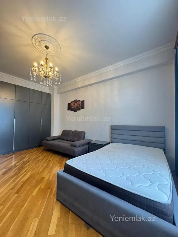 Satılır 3 otaqlı yeni tikili 135 m²