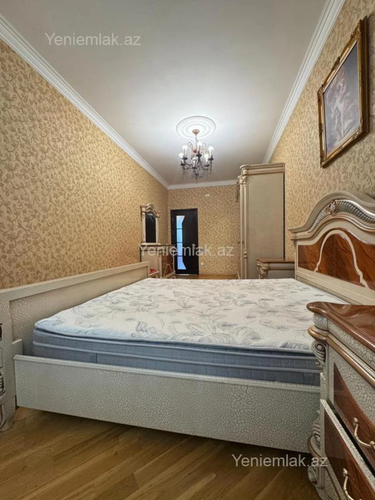 Satılır 3 otaqlı yeni tikili 135 m²