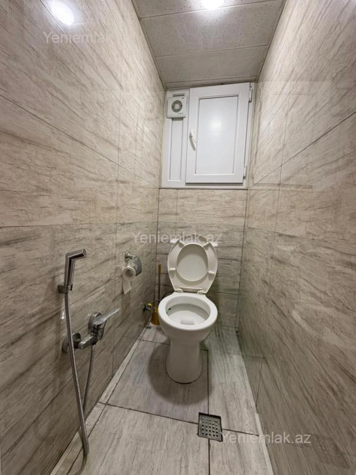Satılır 2 otaqlı köhnə tikili 60 m²