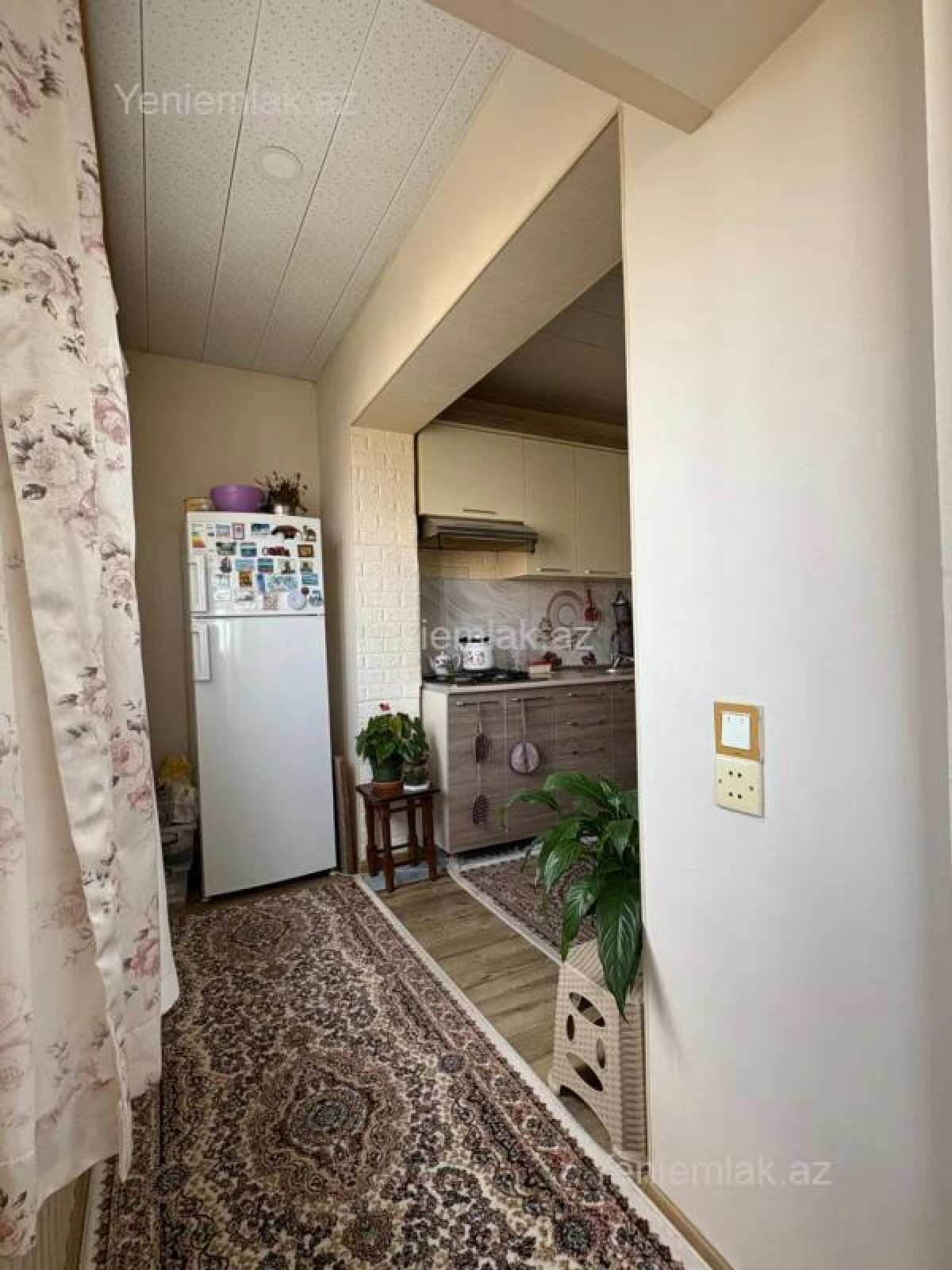 Satılır 2 otaqlı köhnə tikili 60 m²