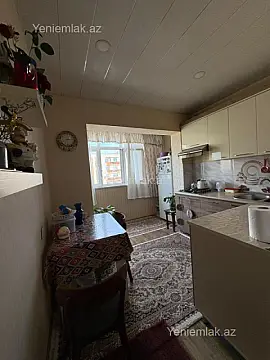Satılır 2 otaqlı köhnə tikili 60 m²