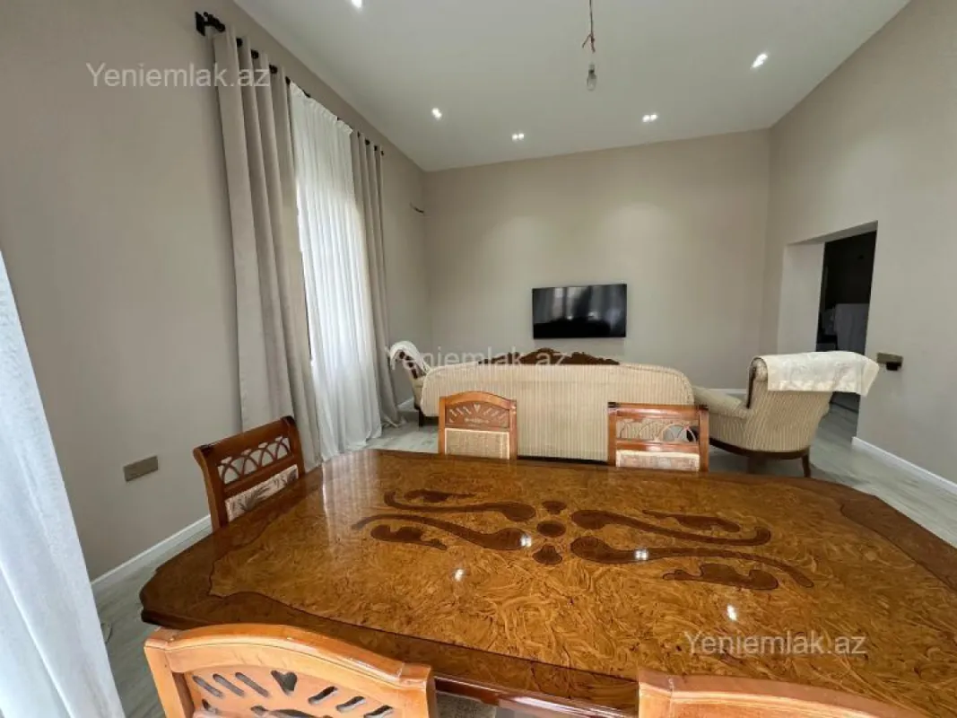 Satılır 4 otaqlı həyət evi 500 m²