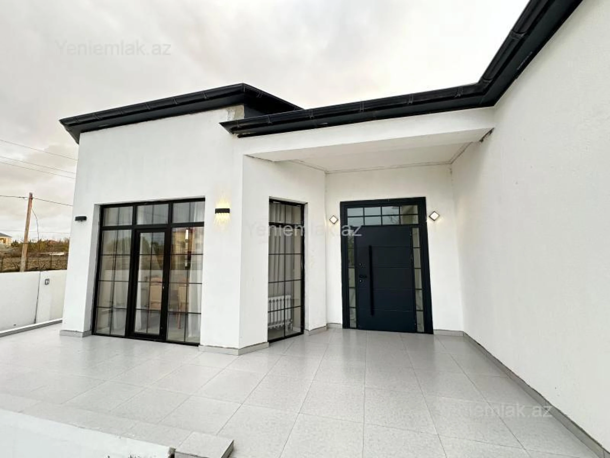 Satılır 4 otaqlı həyət evi 500 m²