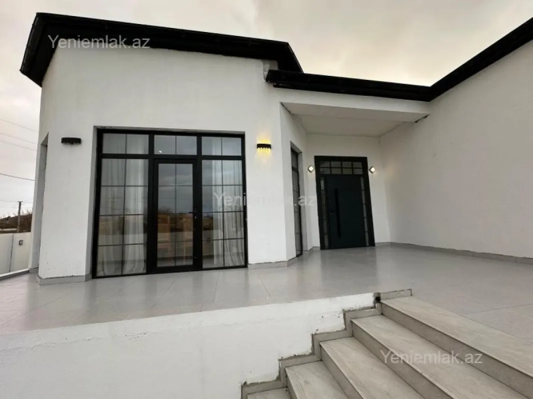 Satılır 4 otaqlı həyət evi 500 m²