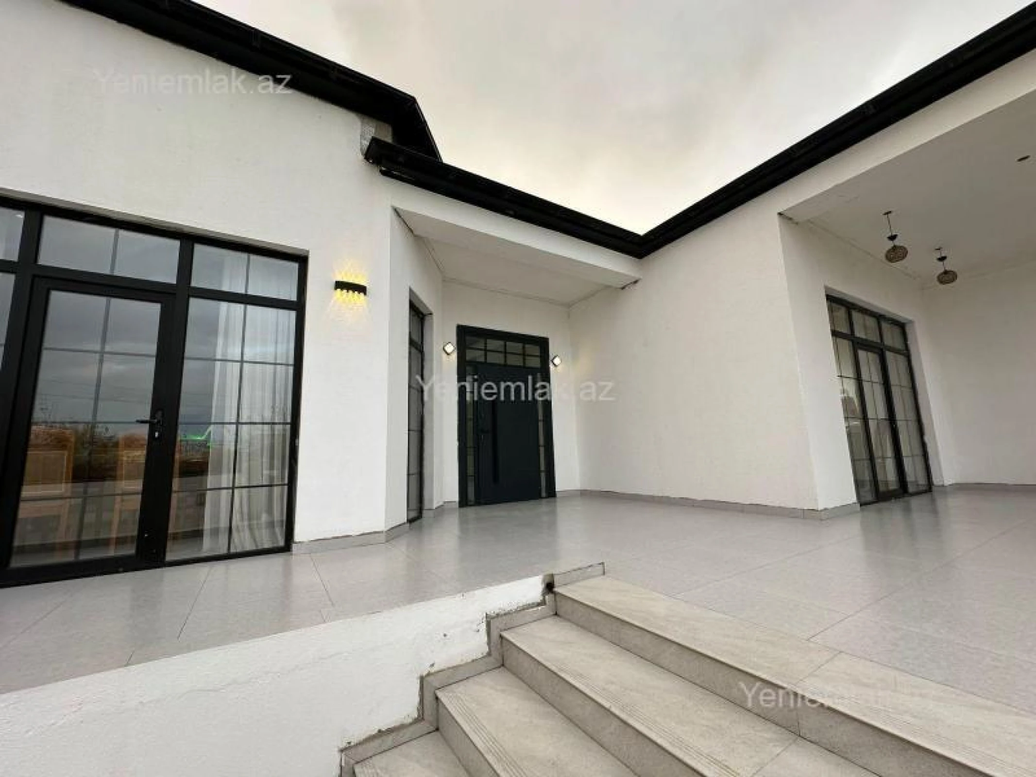 Satılır 4 otaqlı həyət evi 500 m²