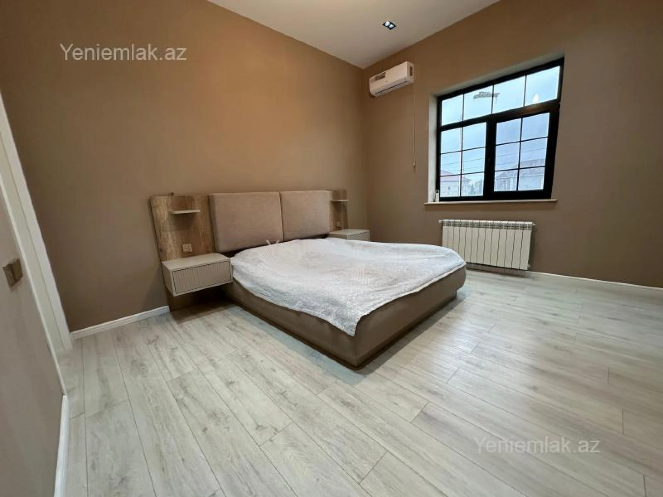 Satılır 4 otaqlı həyət evi 500 m²
