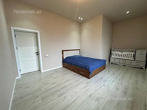 Satılır 4 otaqlı həyət evi 500 m²