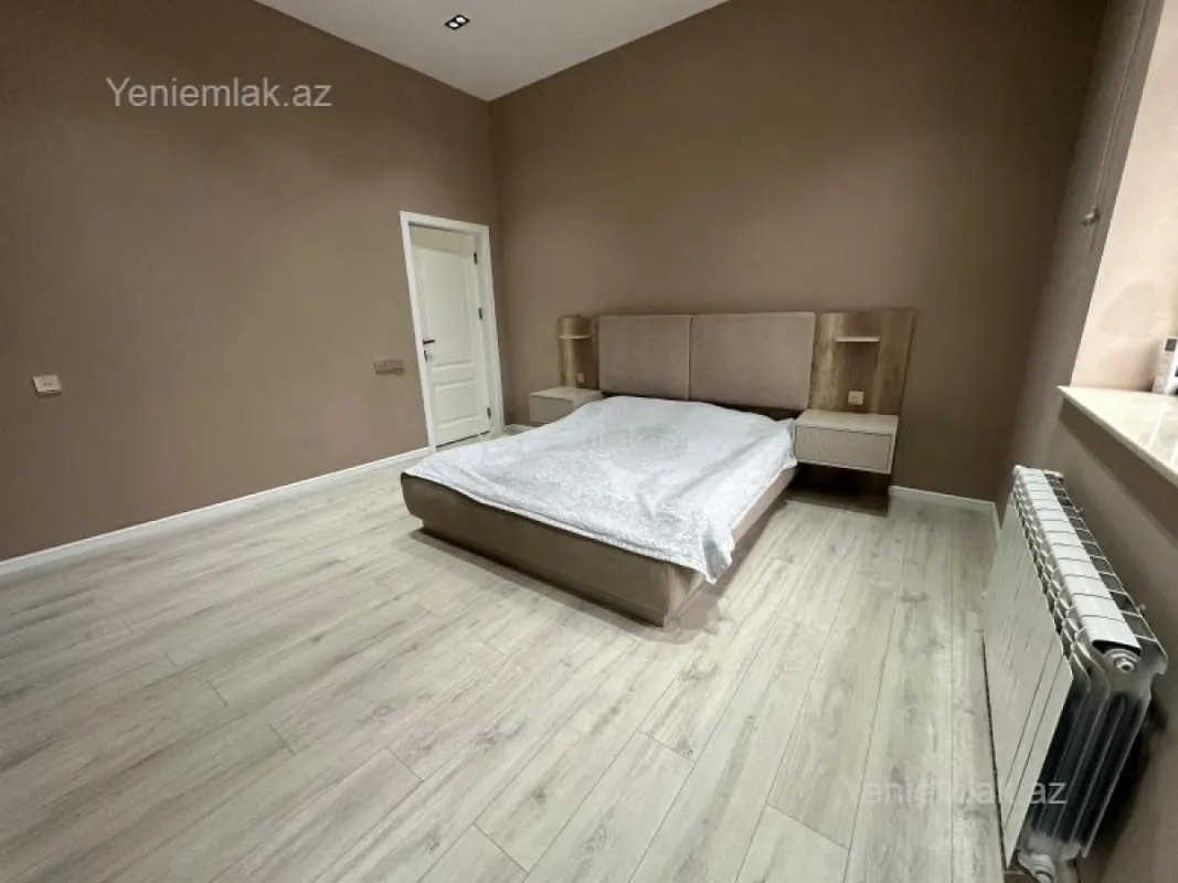 Satılır 4 otaqlı həyət evi 500 m²