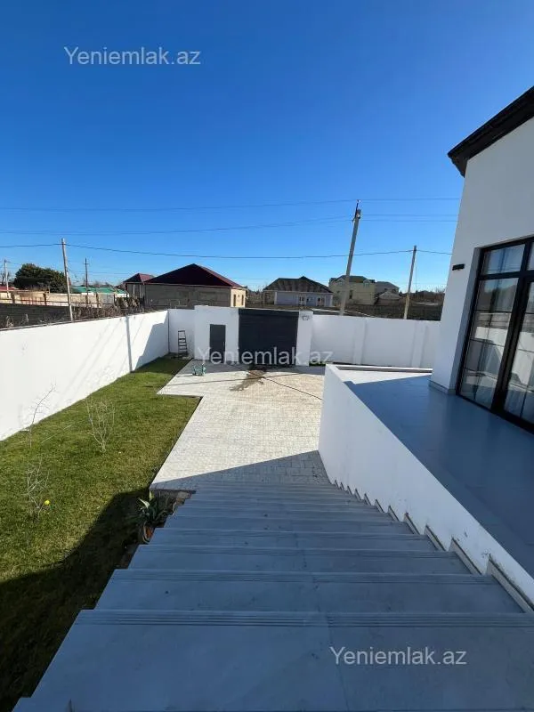 Satılır 4 otaqlı həyət evi 500 m²