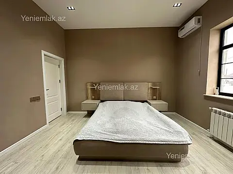 Satılır 4 otaqlı həyət evi 500 m²