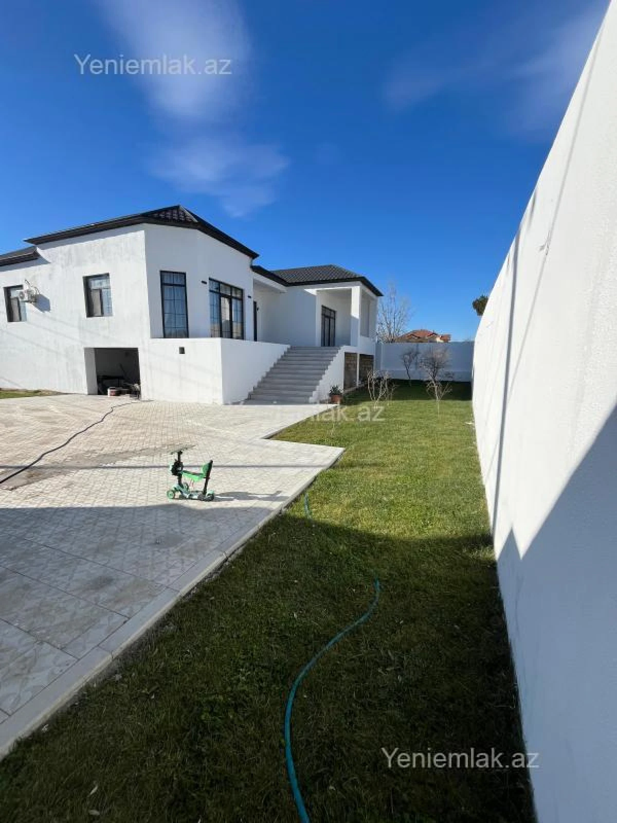 Satılır 4 otaqlı həyət evi 500 m²